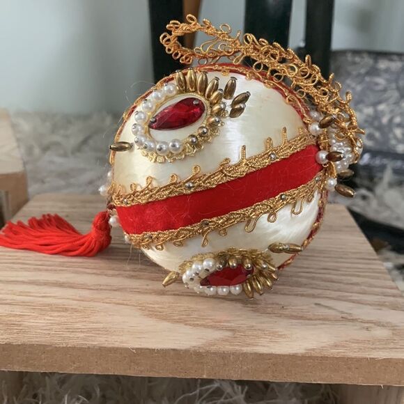 Vintage Set Of Three Christmas Ornaments - Picture 3 of 16